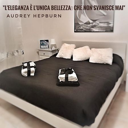 La Terrazza Sul Reno - In Pieno Centro-Due Passi Da Villa Chiara - Comodo Unipol Arena Casalecchio Di Reno Luaran gambar