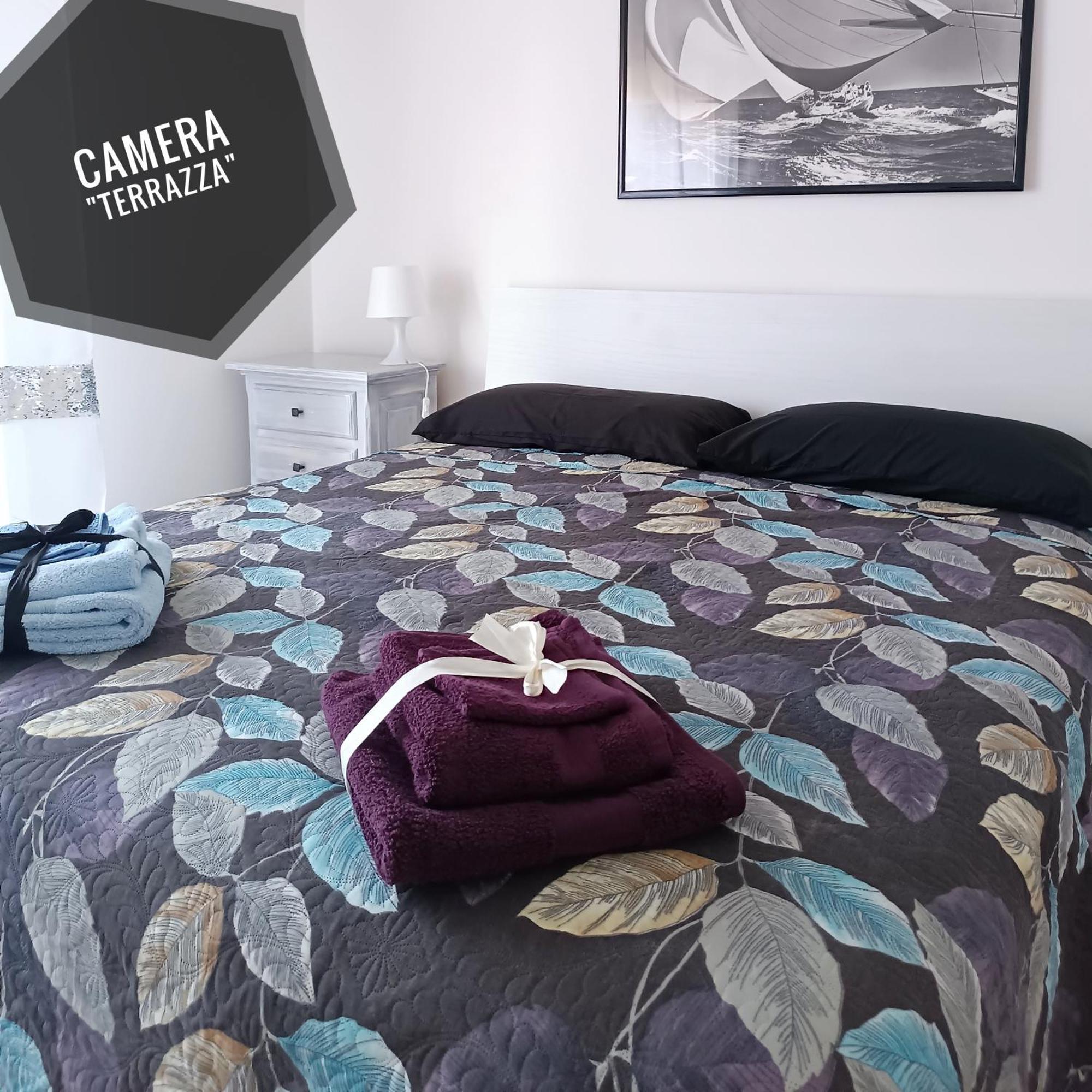 La Terrazza Sul Reno - In Pieno Centro-Due Passi Da Villa Chiara - Comodo Unipol Arena Casalecchio Di Reno Luaran gambar